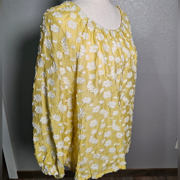 Ann Taylor Textured Yellow Floral Scoop Neck Boho Women's Top Large Petite - Picture 3 of 10